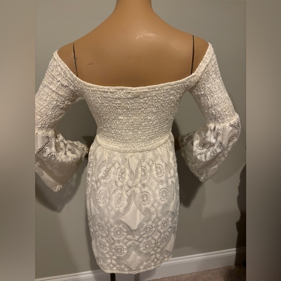 Off-the-shoulder Lace mini with ruched bodice - Picture 2 of 5
